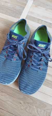 Кроссы беговые мужские Nike