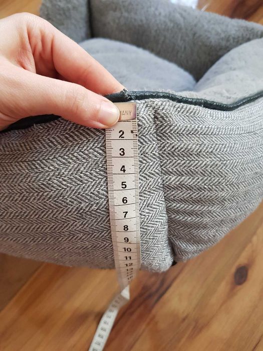 Szare legowisko dla psa Pet Collection S w jodełkę z poduszką na zamek