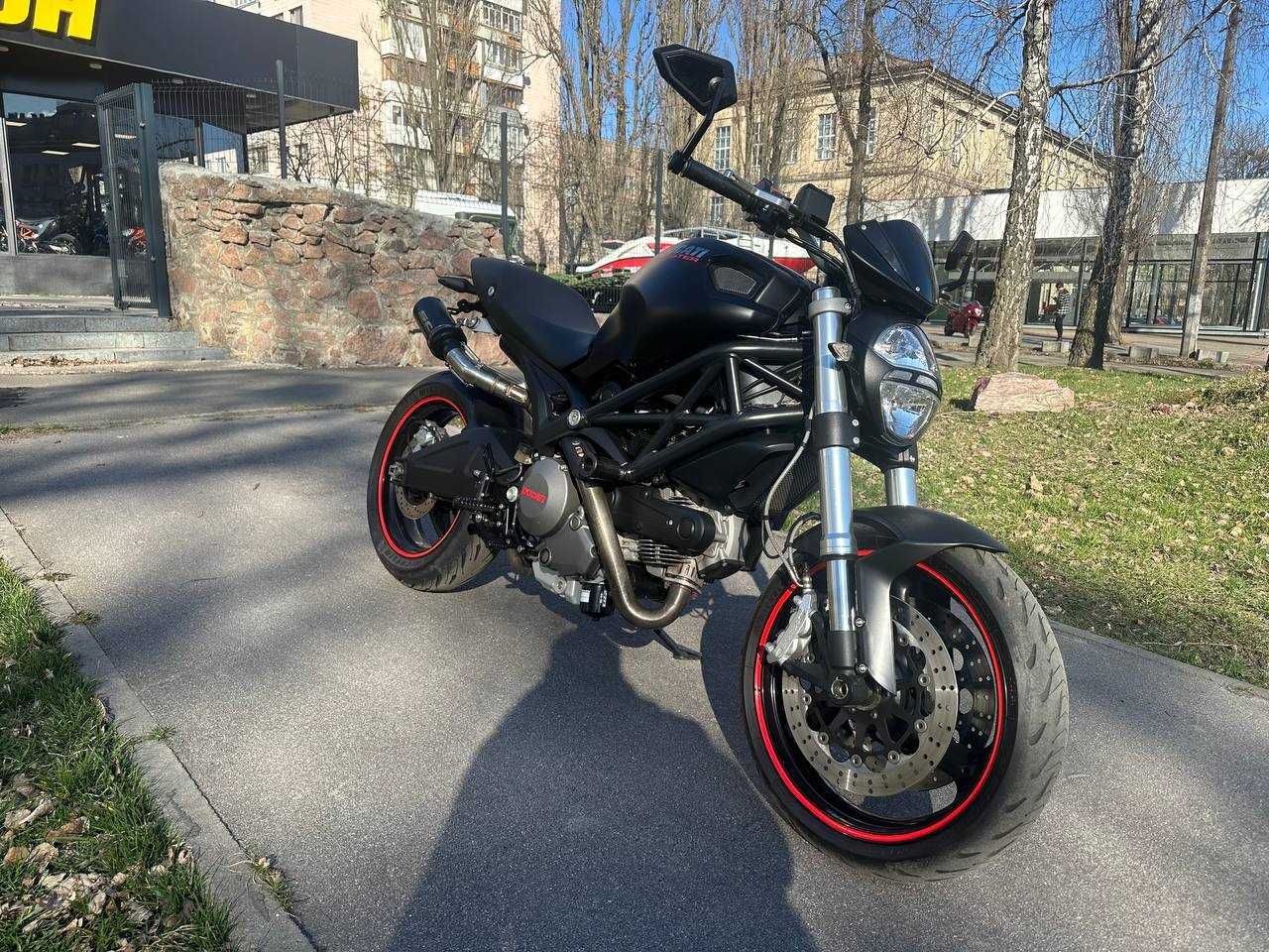 Мотоцикл Ducati Monster 696 2012 року 17000 км