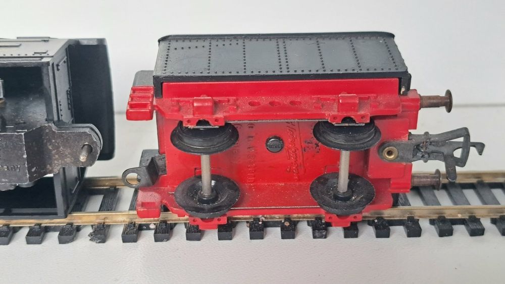 Паровой локомотив Fleischmann 1309 с тендером HO 1:87