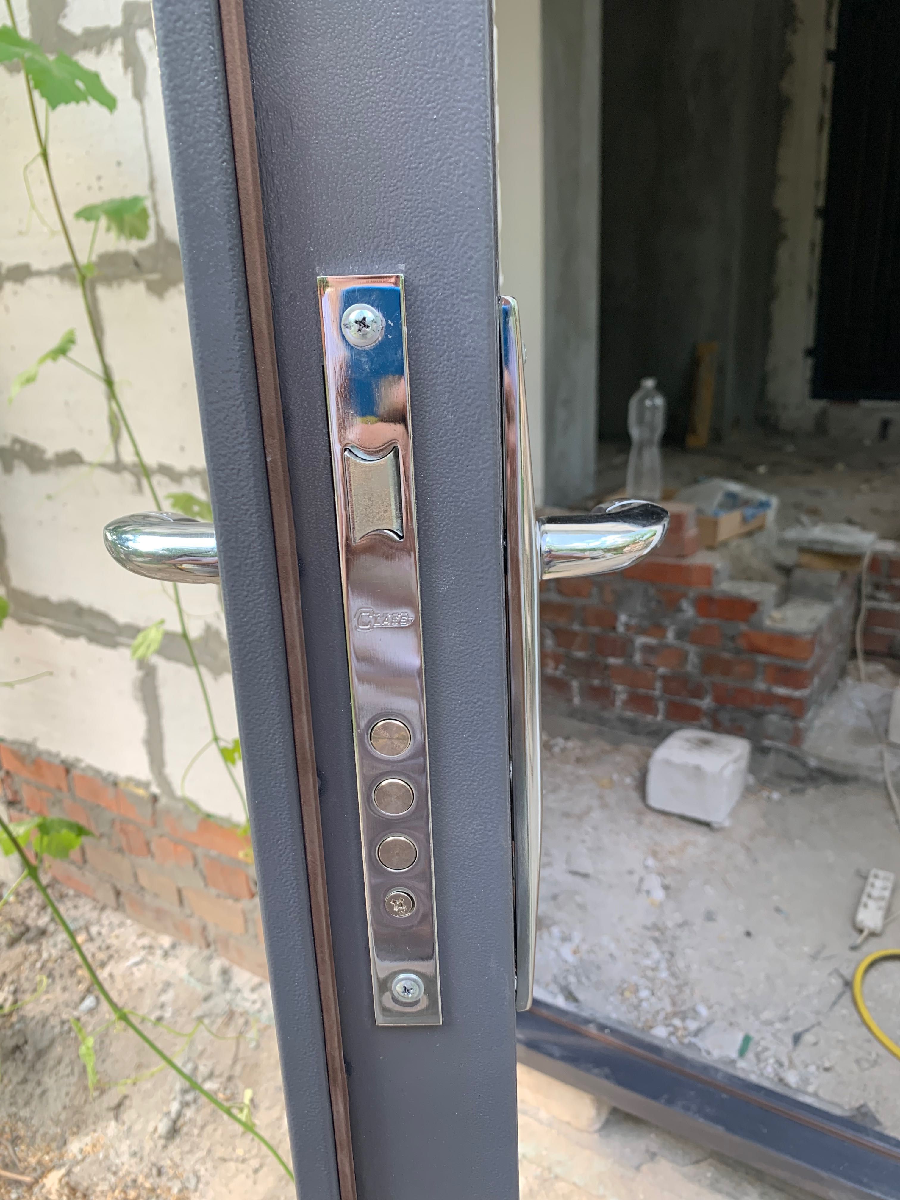 Двері металеві Garantdoors