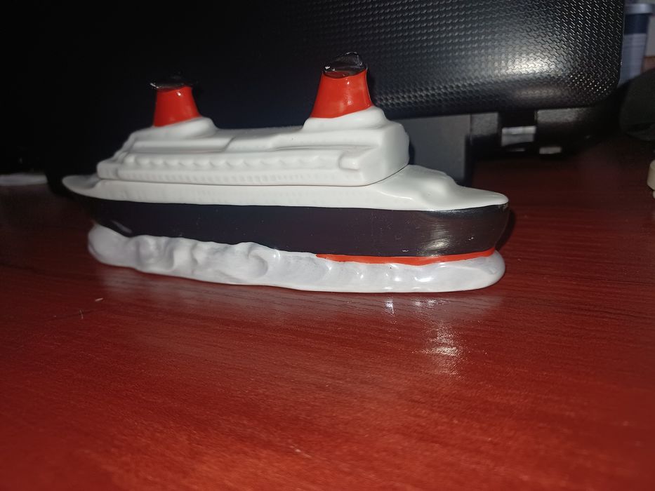 Statek France 1960 Porcelana