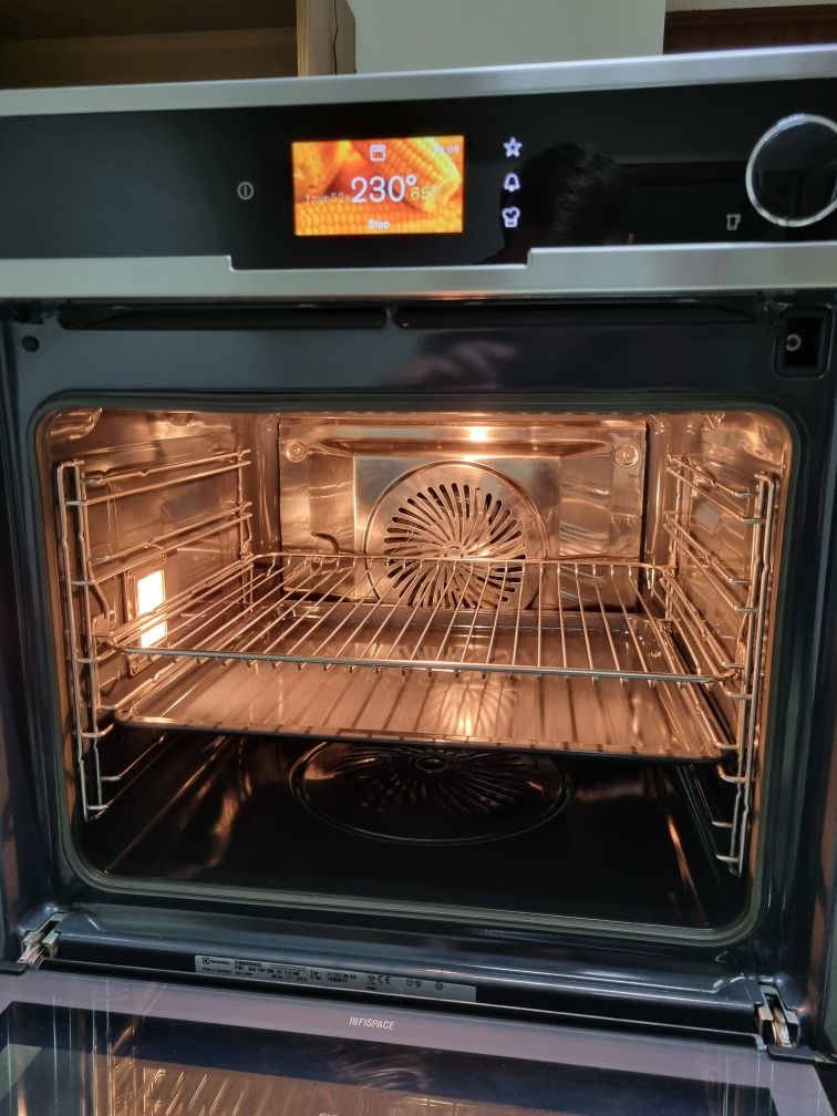 ТОП 2в1 духовка пароварка духовой шкаф с паром Electrolux EOB8956AOX