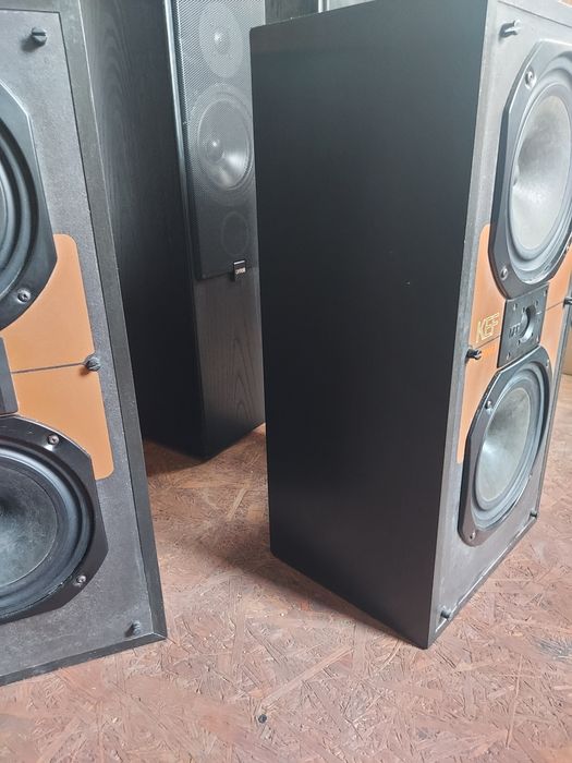 Kolumny podstawkowe KEF  carina II  audifilskie