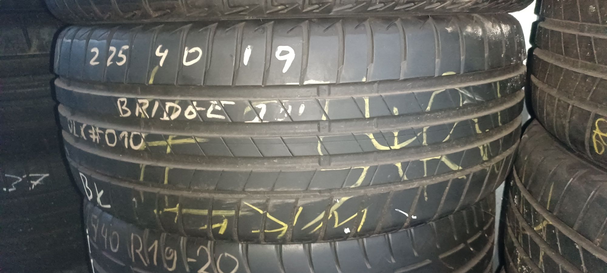 Opony letnie Bridgestone 225/40/19 Jarbet #O10