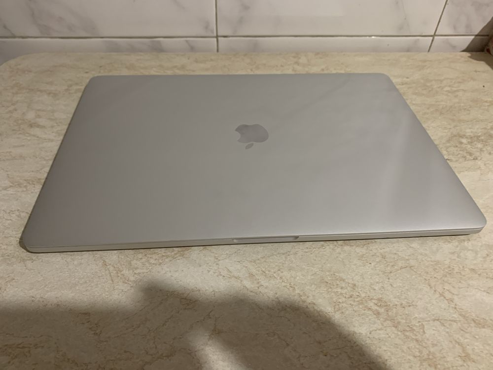 Macbook Pro 15, Touch Bar, 16/512, 2018г