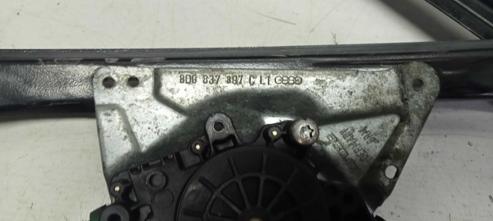 ELEVADOR FRNT/ESQ AUDI A4 B5 AVANT