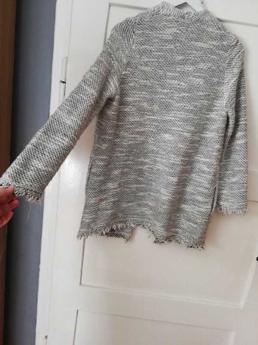 Kardigan damski z frędzlami frędzelkami szary, Stradivarius rozmiar M