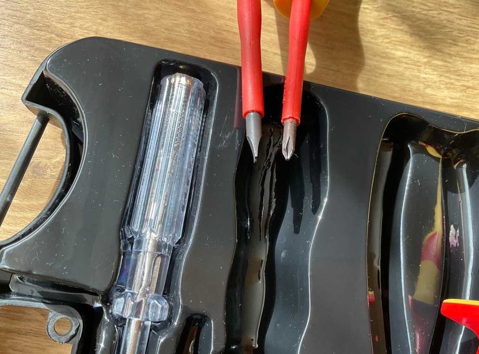 Zestaw szczypiec i wkrętaków 1000 V 7 sztuk NEO TOOLS 01-237
