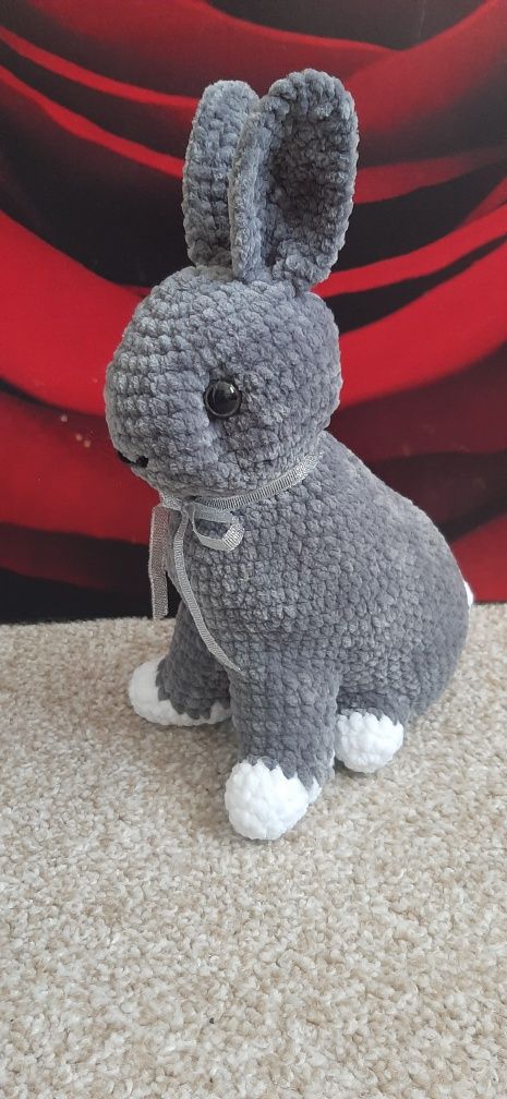 Zając, królik na szydełku handmade ozdoba wielkanocna amigurumi