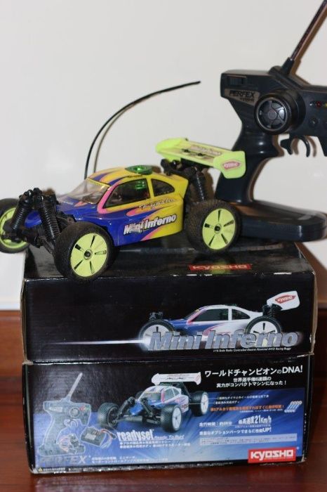 Kyosho mini inferno carro telecomandado elétrico 1/16