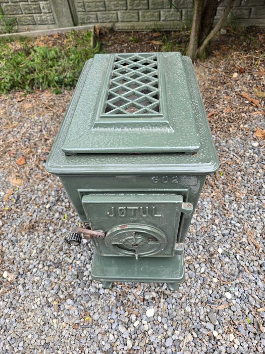 Norweski zdobiony piec żeliwny - Jotul 602 Jøtul