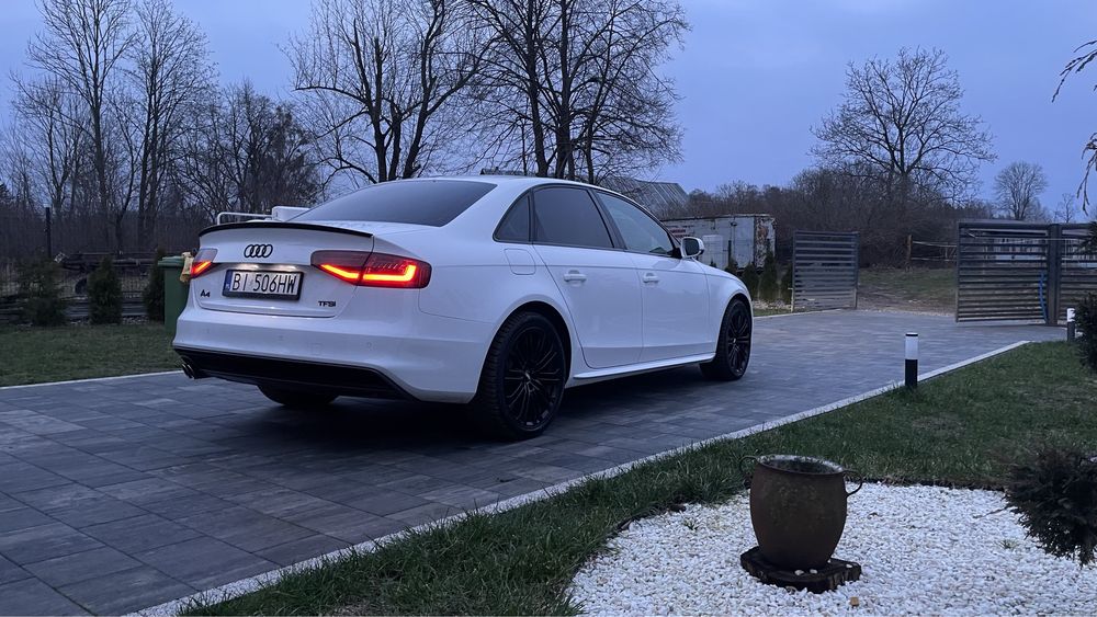 Audi a4 b8 Niski przebieg Salon Polska okazja
