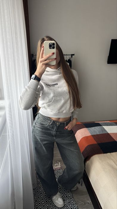 Жіноче вкорочене худі Essentials