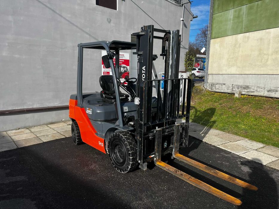 Wózek widłowy TOYOTA 52-8FDF25 2022r