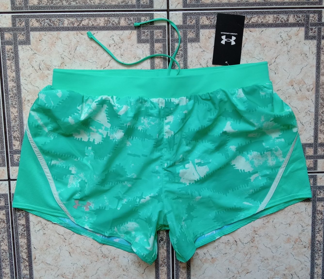 Heatgear Under Armour spodenki sportowe szorty damskie biegowe run M