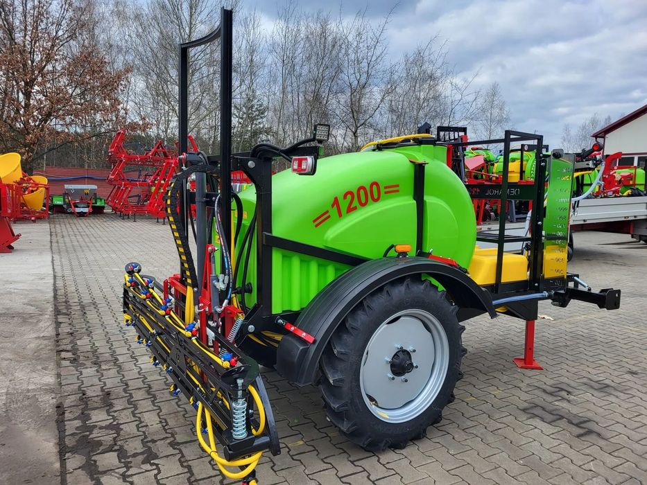 Opryskiwacz zaczepiany/ciągany DEMAROL 1200-3000l /OD RĘKI/ rozkładanie: ręczne/hydrauliczne / 3 oprawa/ zawór / STEROWNIKI/ HYDRALICZNA stabilizacja