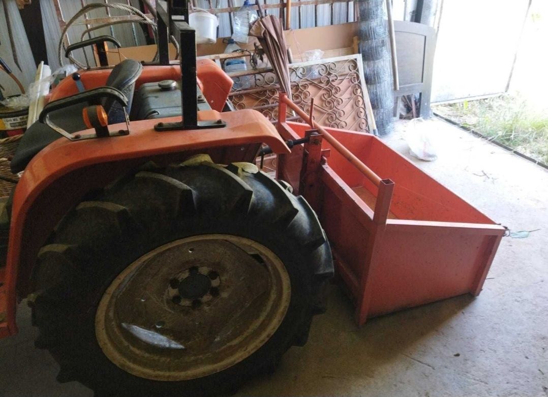 Trator Kubota B1600