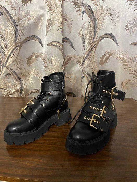 Демісезонні черевики Zara