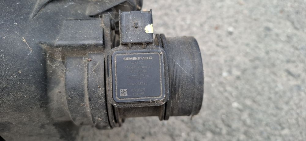 Корпус воздушного  фильтра  расходомер воздуха siemens vdo 5wk9 7001 2