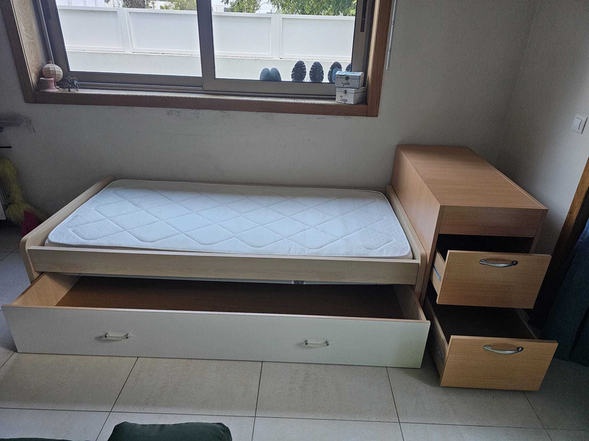 Cama com gavetão Individual