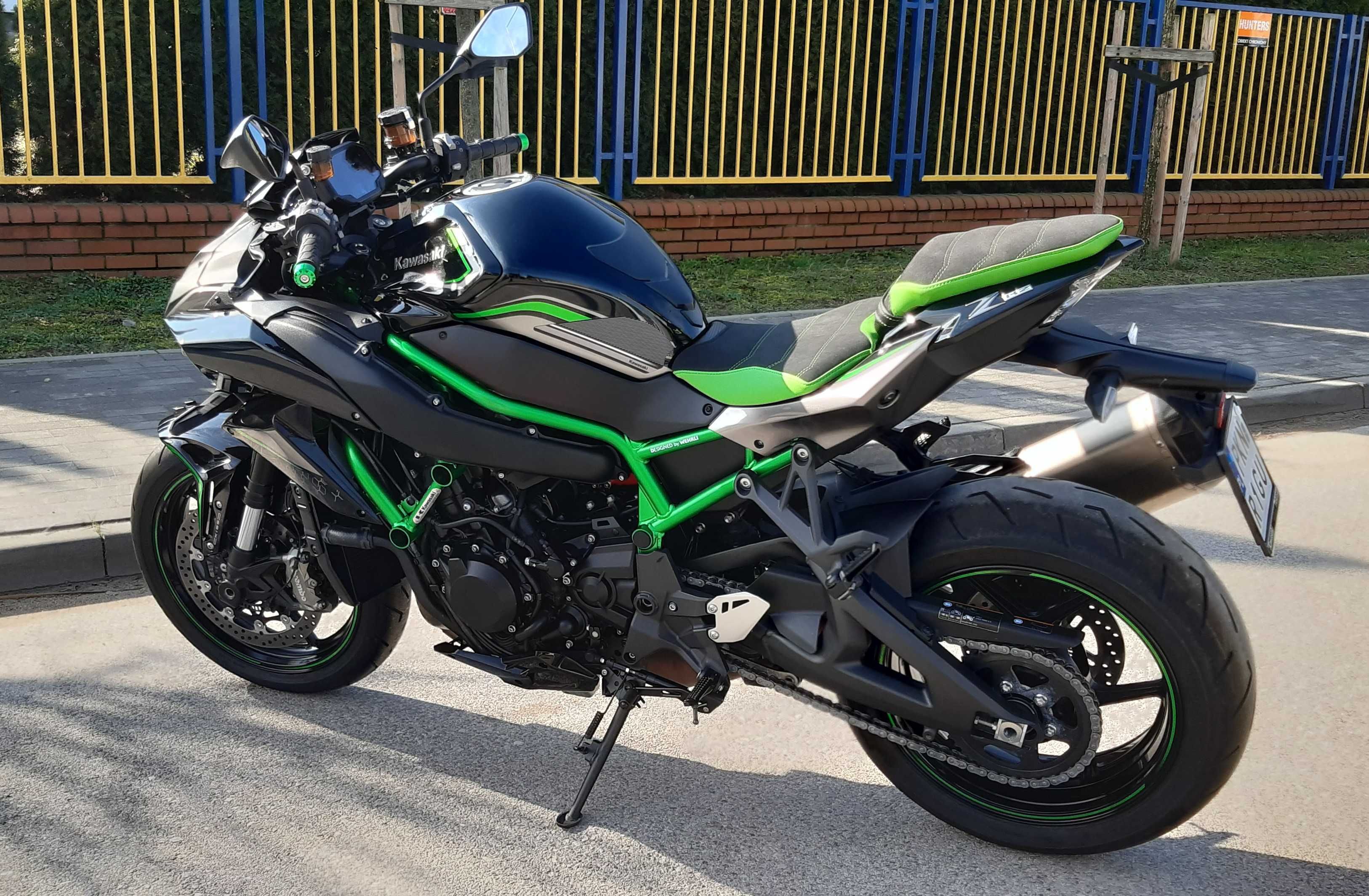 Kawasaki Z-H2 ZH2 Z H2 Akrapovic