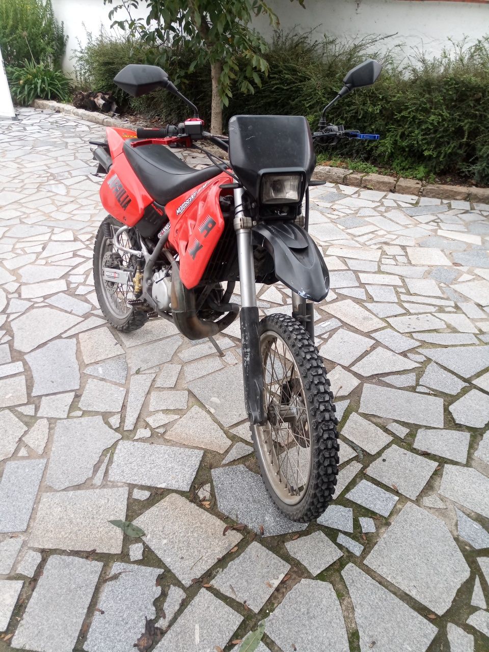 Aprilia RX 50 em bom estado