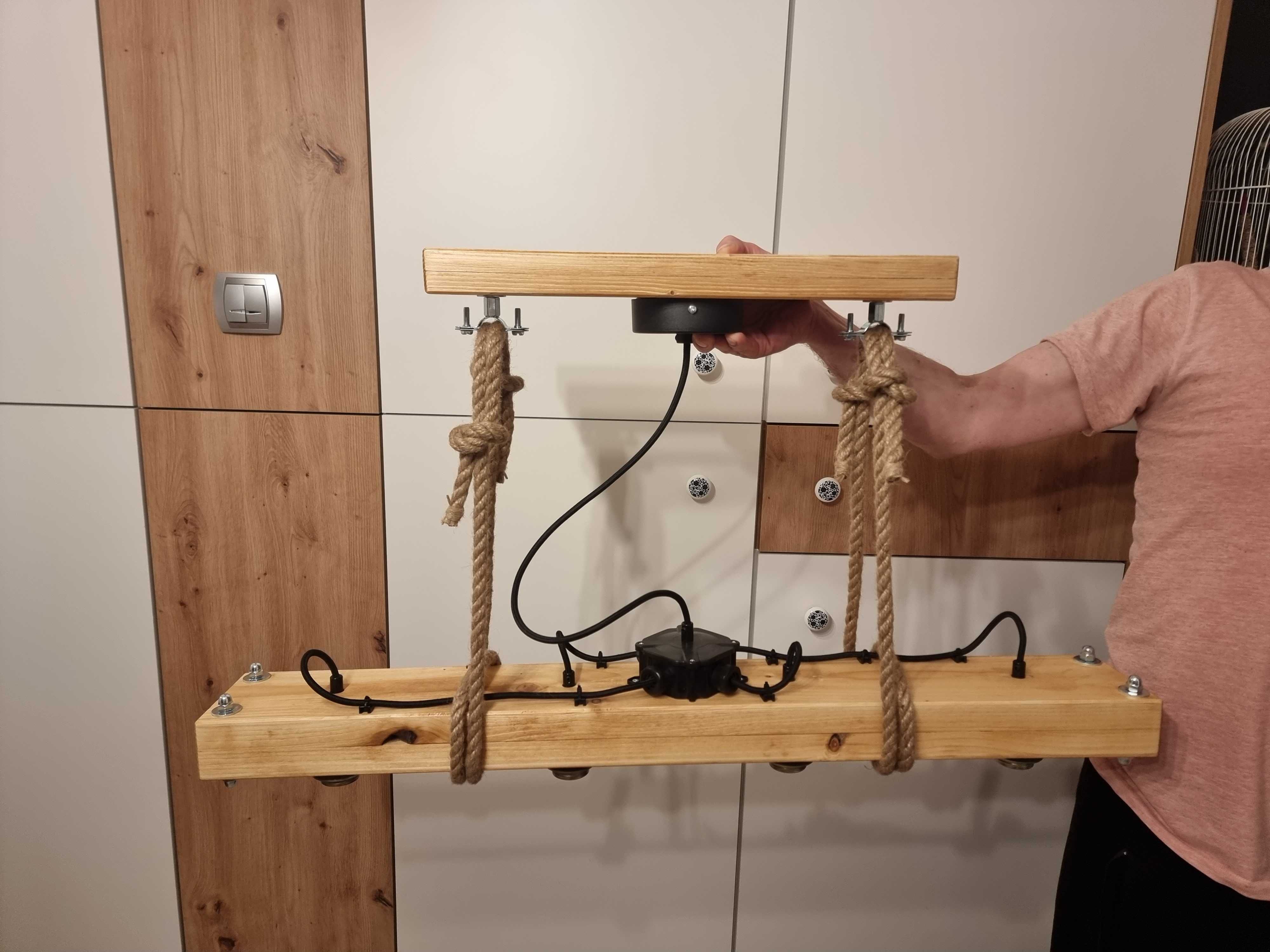 Lampa sznurek belka loft