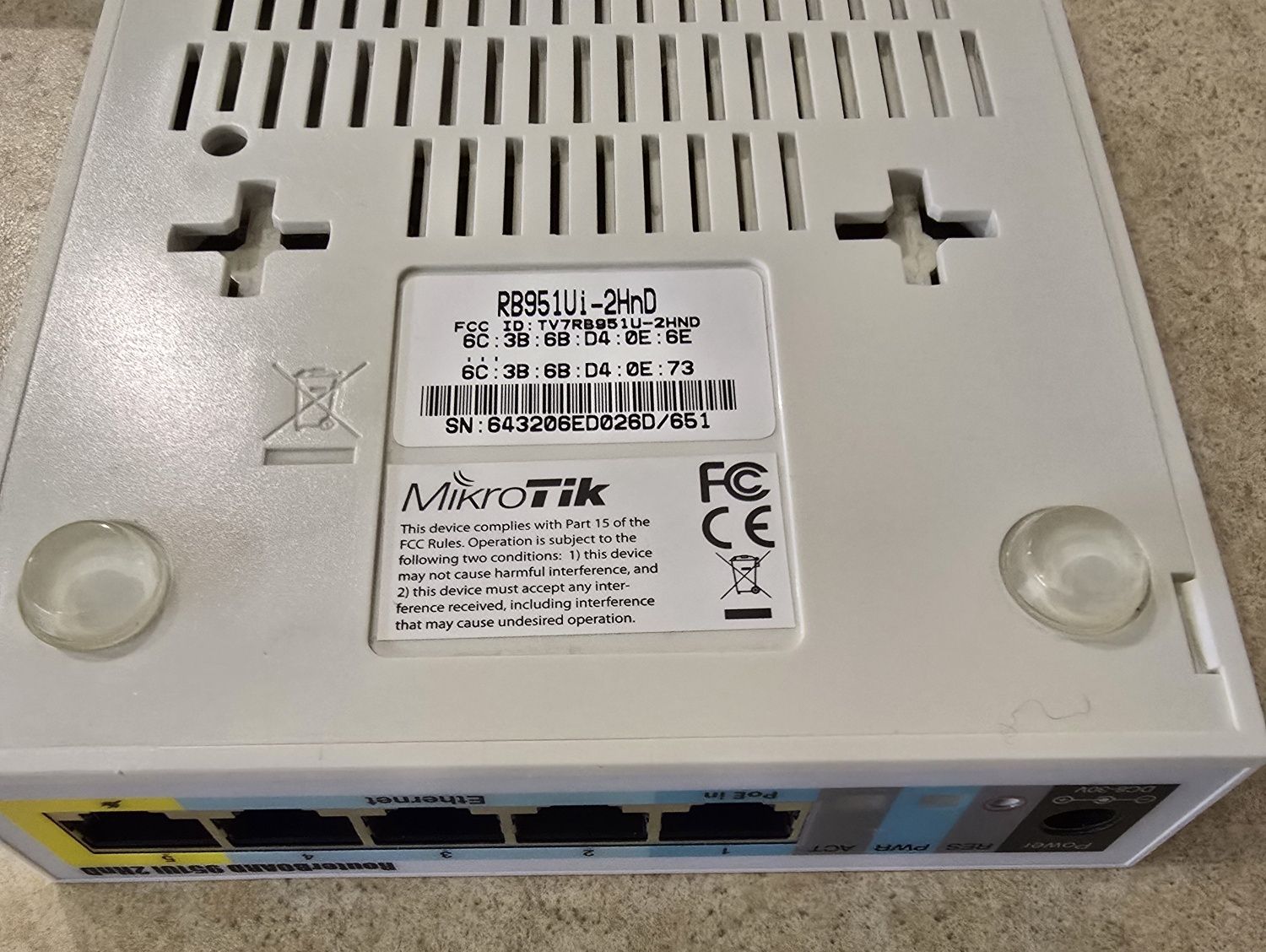 Роутер Mikrotik RB951Ui- 2HnD wi-fi 2.4