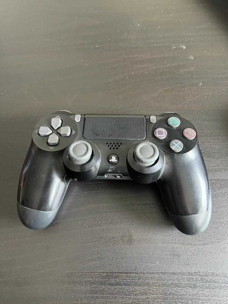 PlayStation 4 Slim 1TB + 2comandos originais + Fifa20 e Uncharted 4 CD