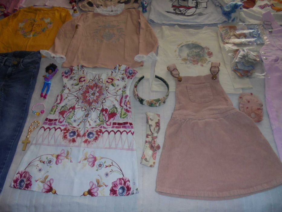 lote de roupa de menina os chinelos cor de rosa