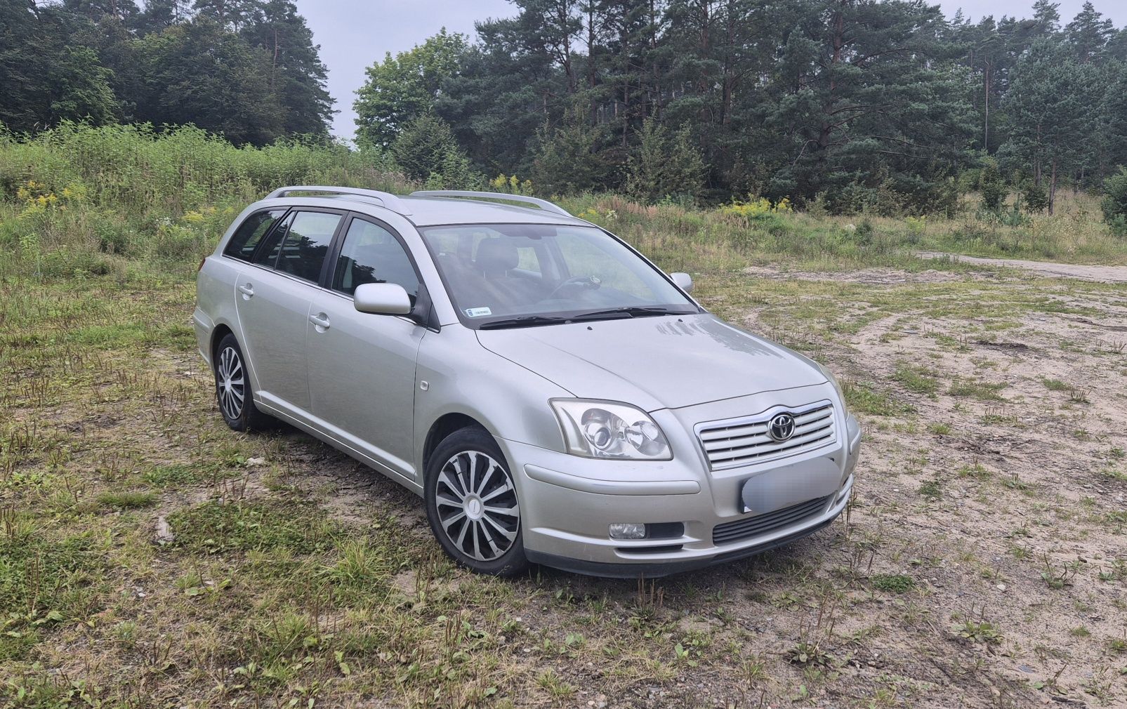 Toyota Avensis 1.8 benzyna 2004r. klima, el. szyby, hak, 129KM