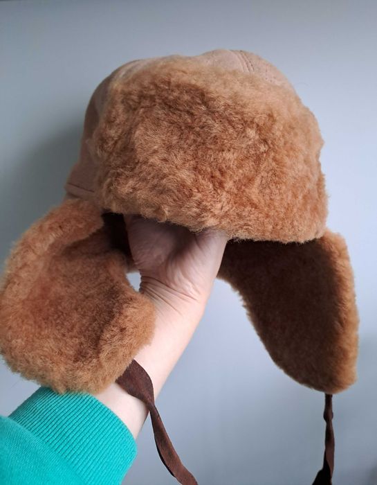 Czapka uszatka PRL skórzano-futrzana Żywieckie Zakłady Futrzarskie