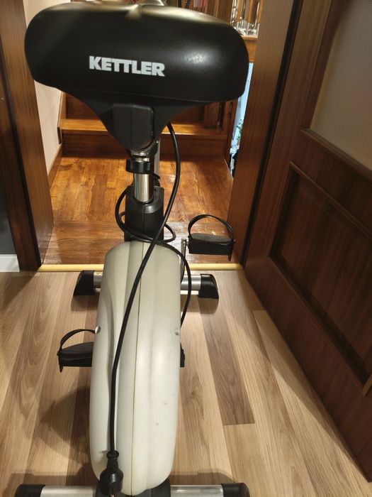 Rower stacjonarny marki Kettler ergometr