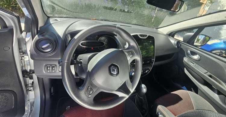 Renault Clio IV impecável