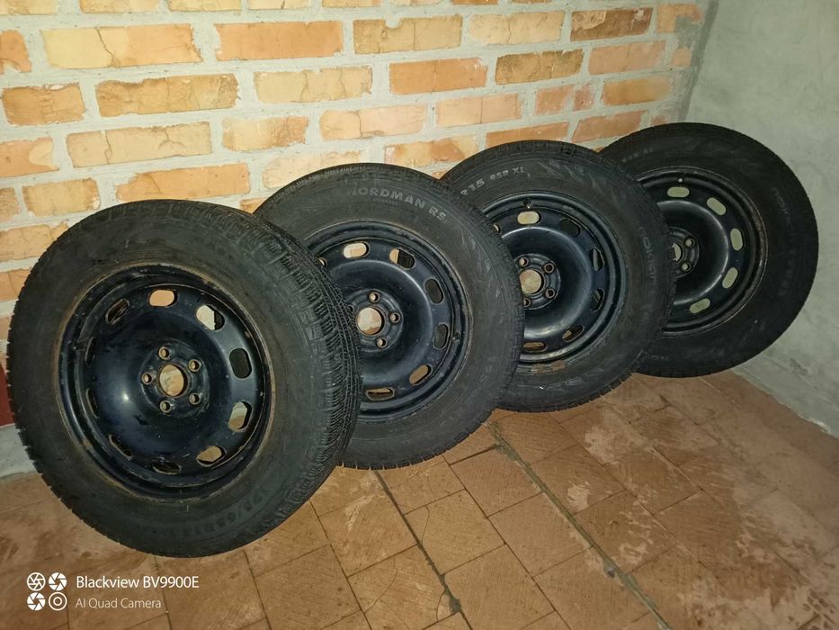 Зимняя резина с дисками 195/65 R15 разболтовка 5х100.