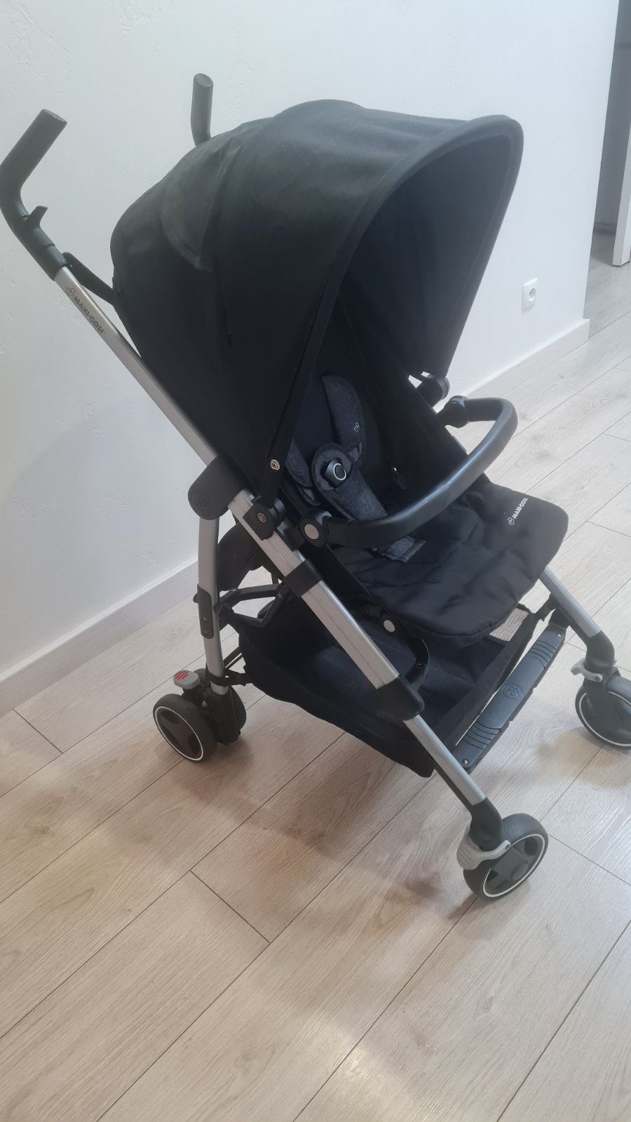 Продам прогулку Maxi- cosi