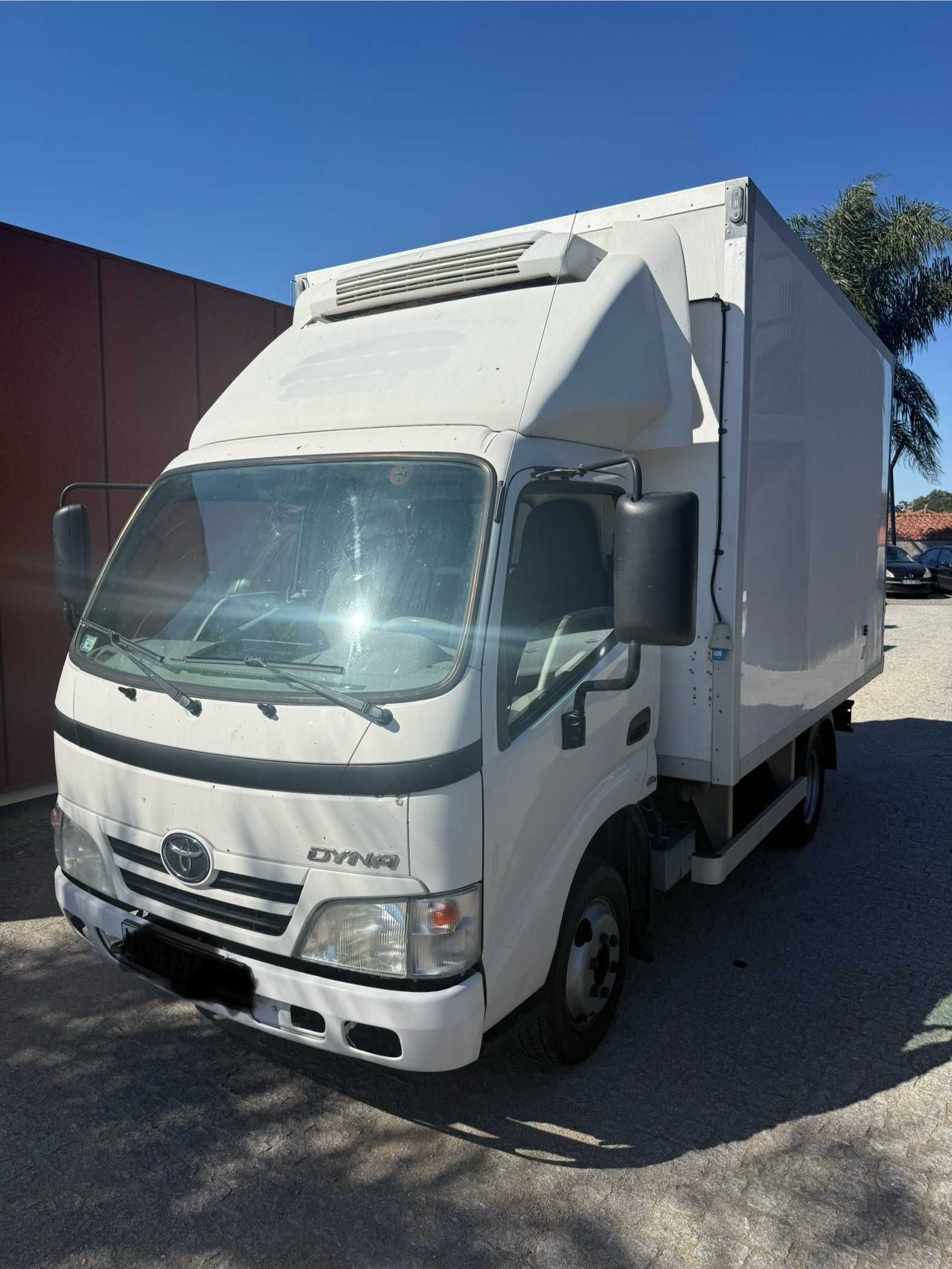 Toyota dyna contentor isotérmico 2014