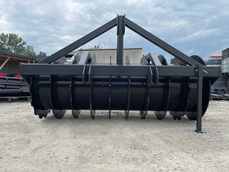 Wał pryzmowy pierścien 15cm 2.8m METAL TECHNIK NOWY