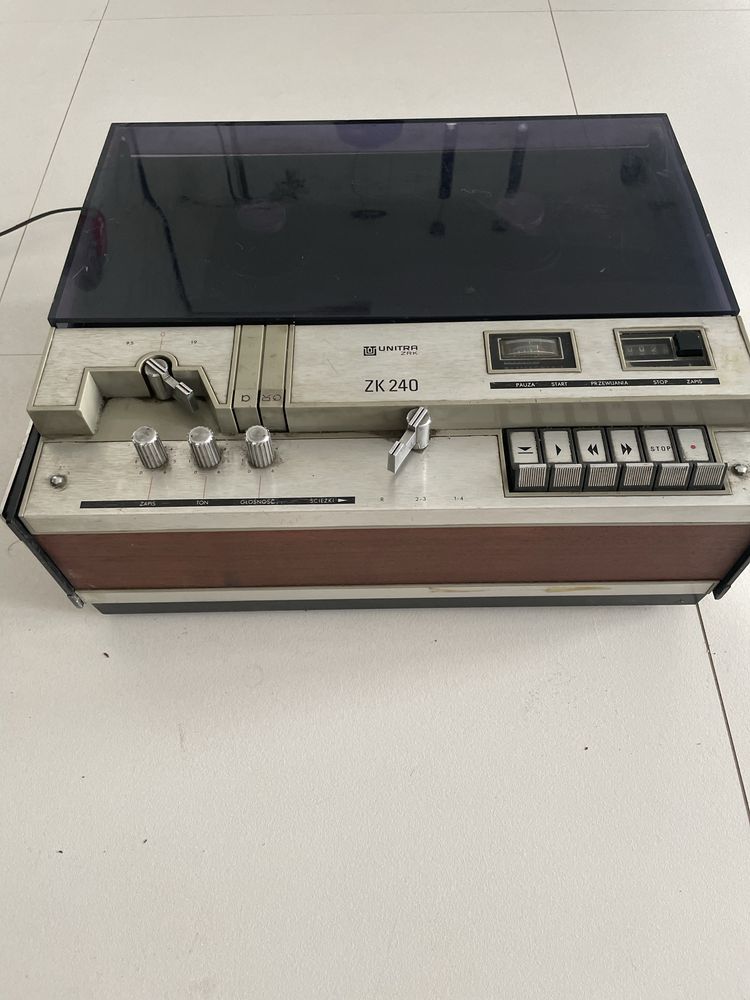 Stary unikatowy magnetofon szpulowy UNITRA ZK 240