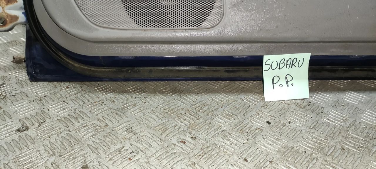 drzwi subaru impreza prawy przód