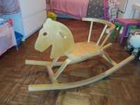 Cavalo de madeira