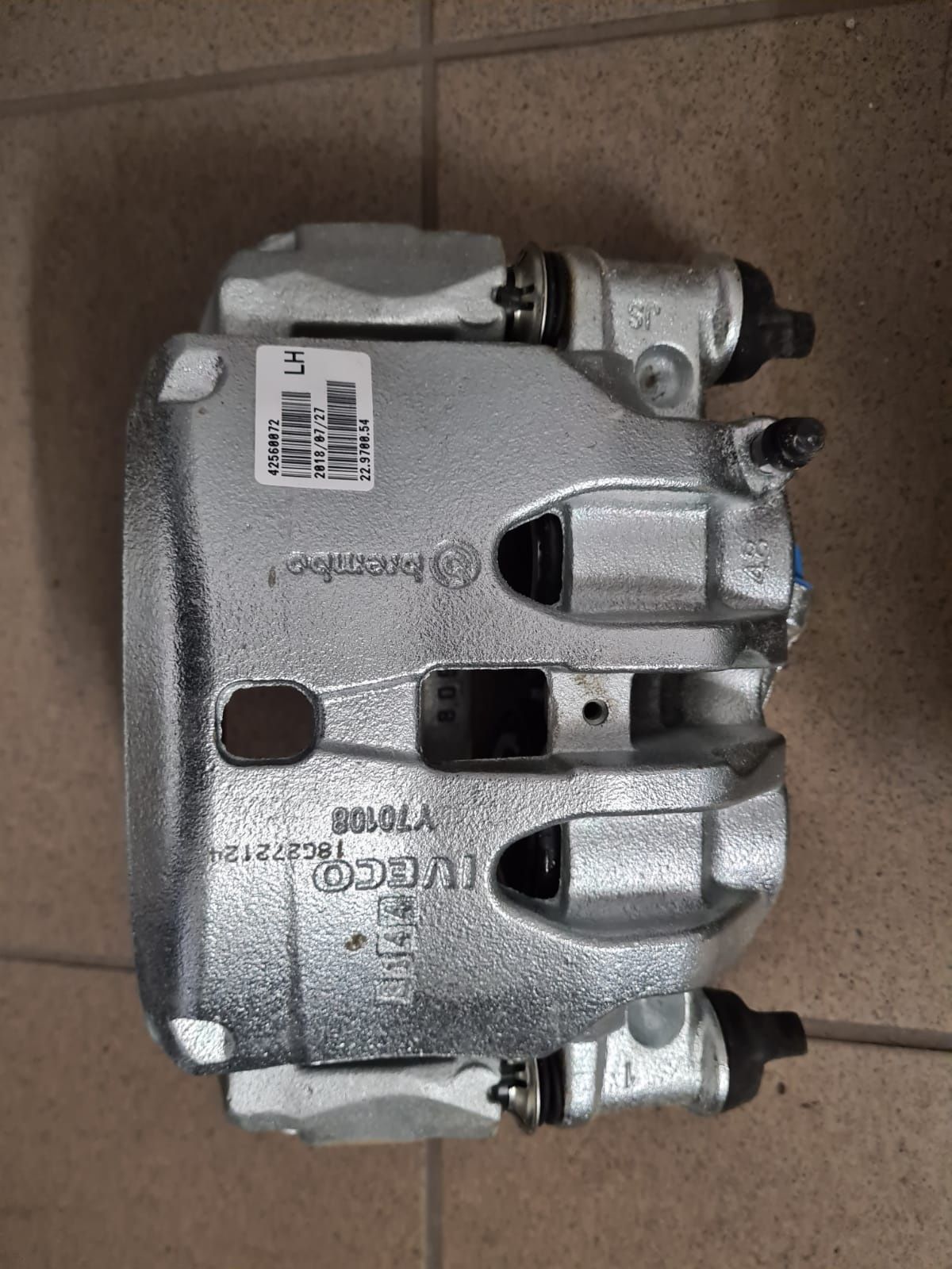 Iveco OE  zacisk hamulcowy przód P