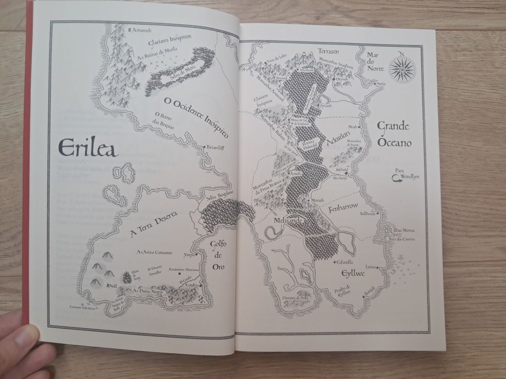 Coroa da Meia-Noite- Sarah J. Maas