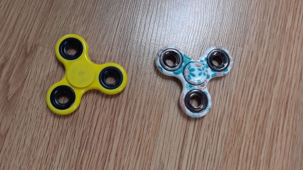 fidget spinner' y