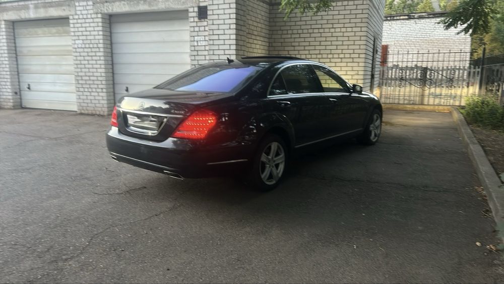 Mercedes S-class 4 matic 2012 год Рестайлинг. Нужен ремонт мотора