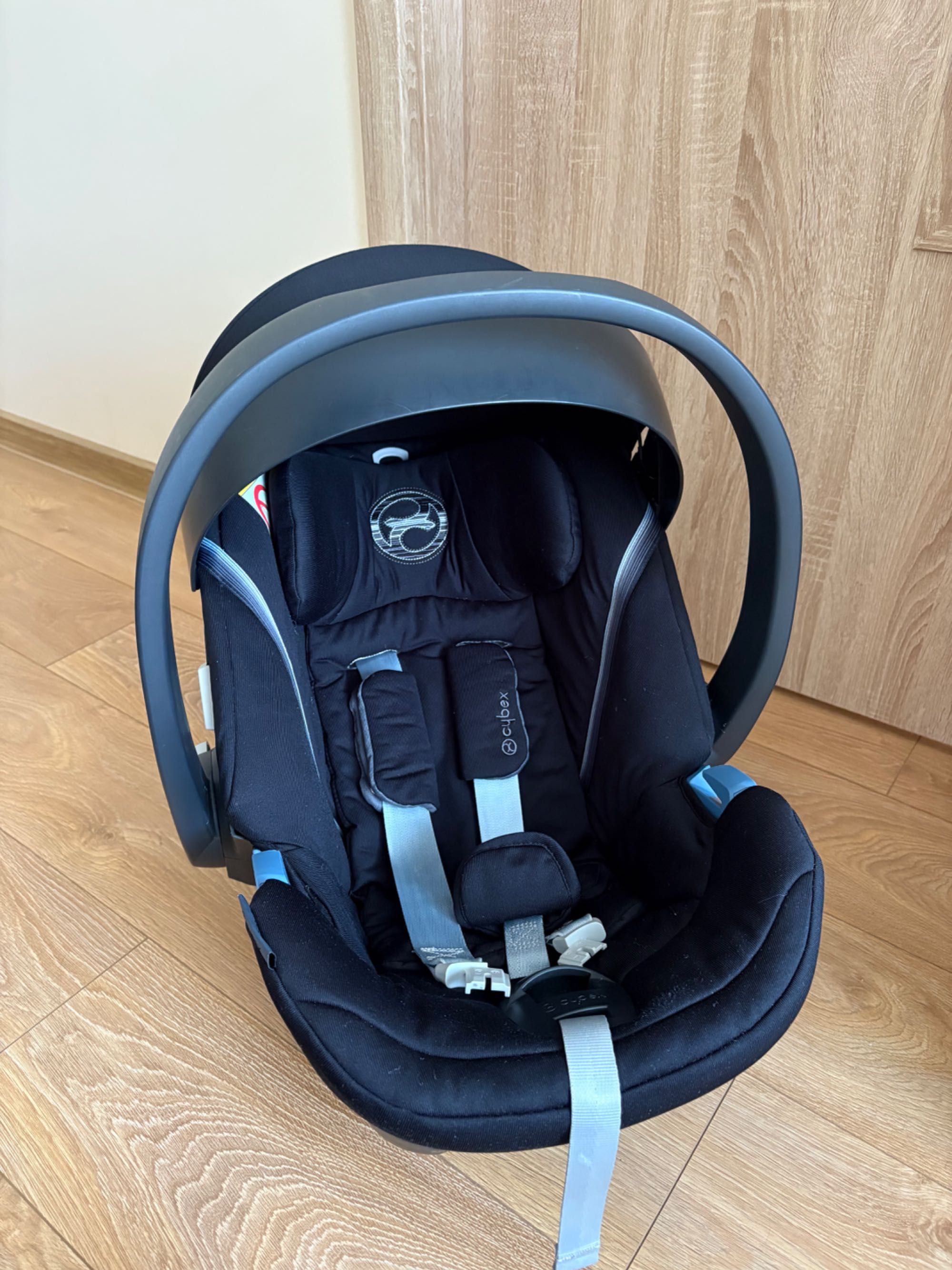 Bezwypadkowy fotelik samochodowy Cybex Aton 6