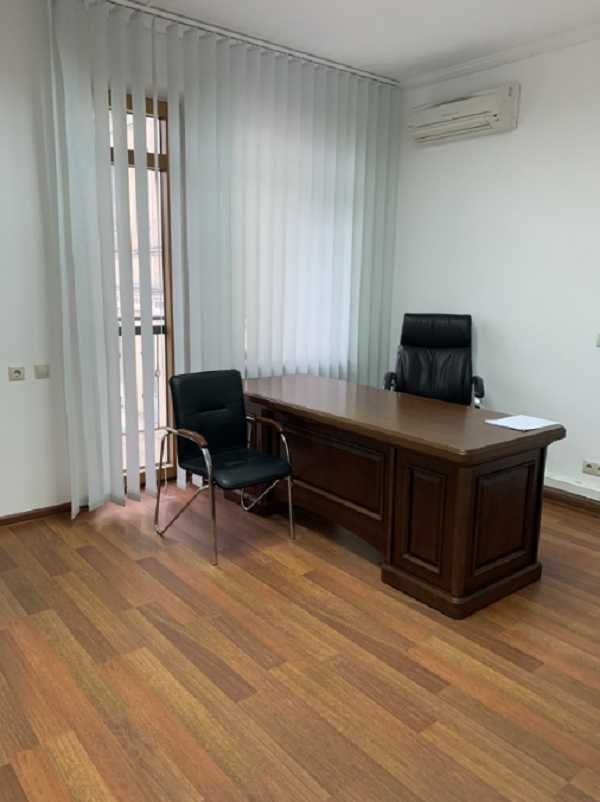 Продаж офісної будівлі в центрі Києва, Печерськ, без%