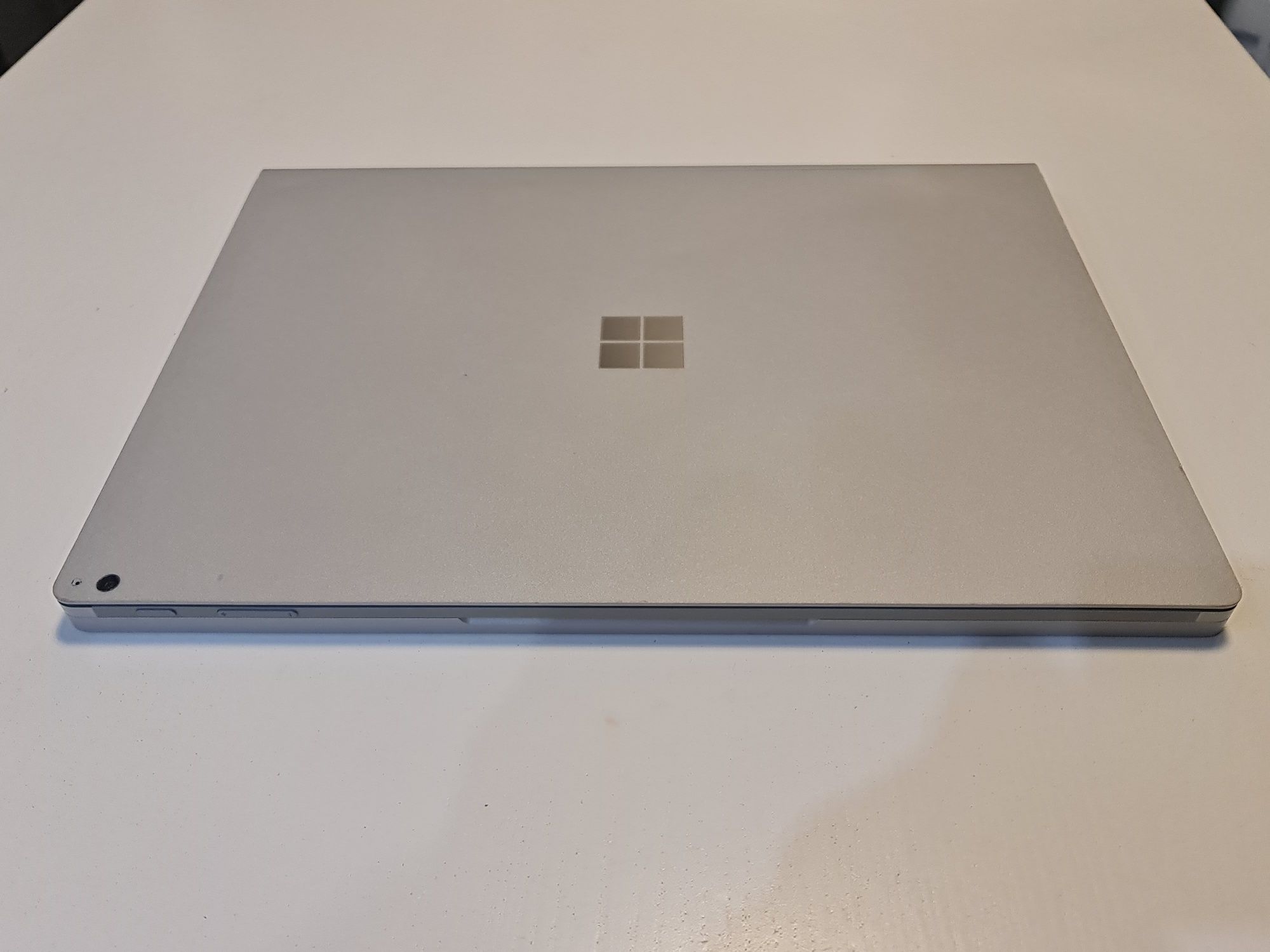 Microsoft Surface book 2 15 cali i7 1TB 16 GB GeForce GTX1060