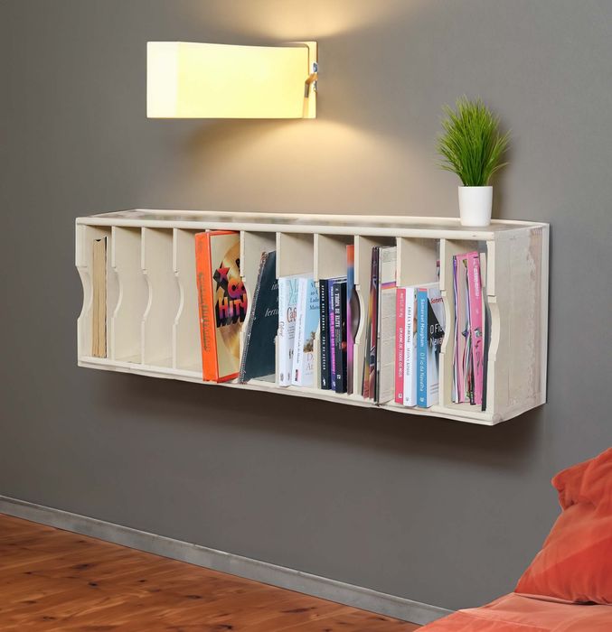 Estante de parede antiga em madeira